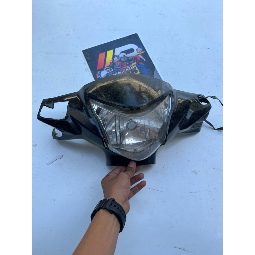 Batok kepala bagian depan set reflektor lampu depan Honda Revo fit fi ori seken