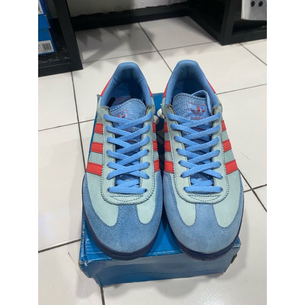 ADIDAS GT MANCHESTER SPZL  Light / Blue / Bright / Red / Gum