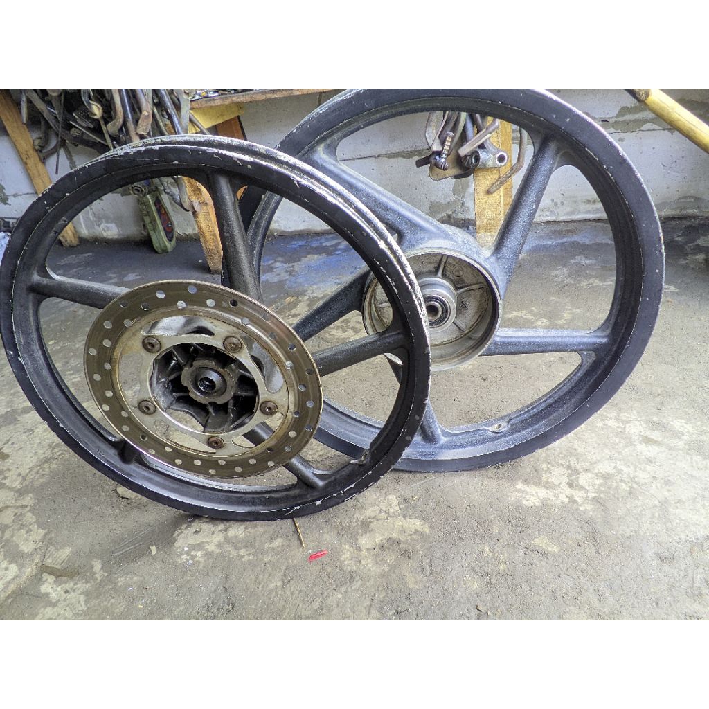 VELG/PELK SEKUNDER/BAJAJ PULSAR(135)ORIGINAL COPOTAN(second)