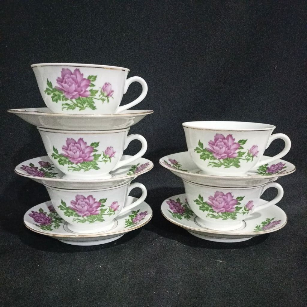 Cangkir teh lawas motif bunga (5)