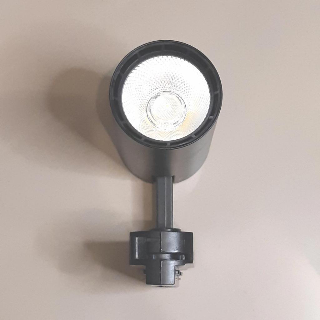LAMPU LED tracklight 10 watt Voltase 220v