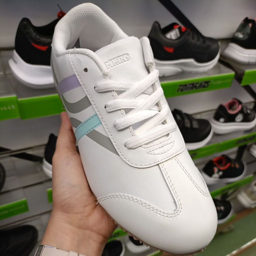 SEPATU CASUAL PUTIH WANITA TOMKINS