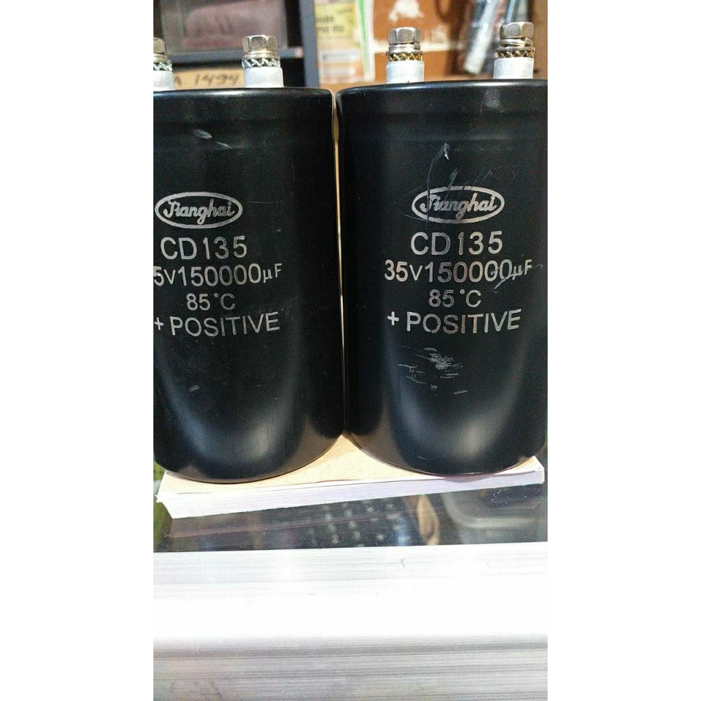 Capasitor Elko 150000/35V × Kapasitor Elco 150000/35volt