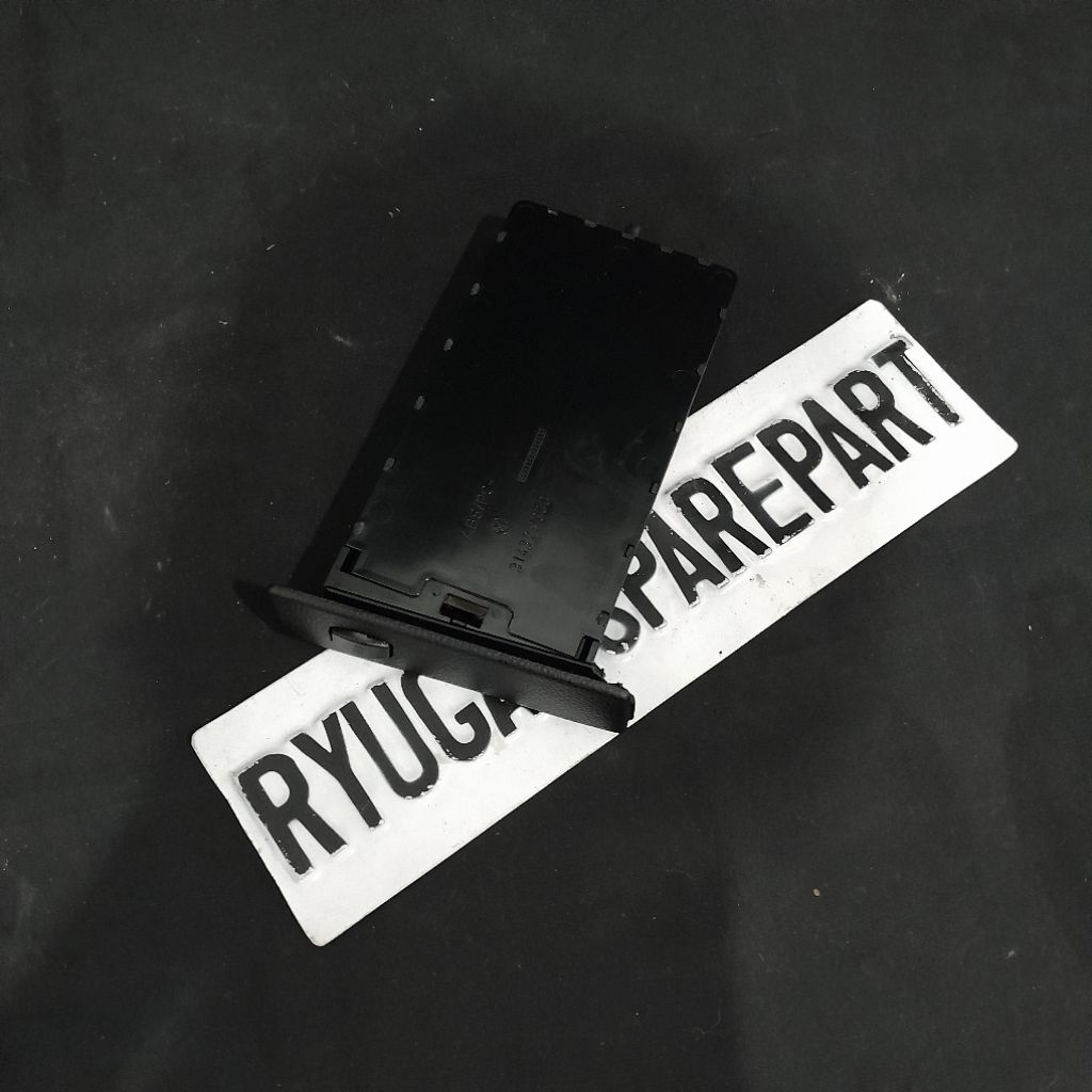 cup holder dashboard depan kiri original BMW E60 7063104