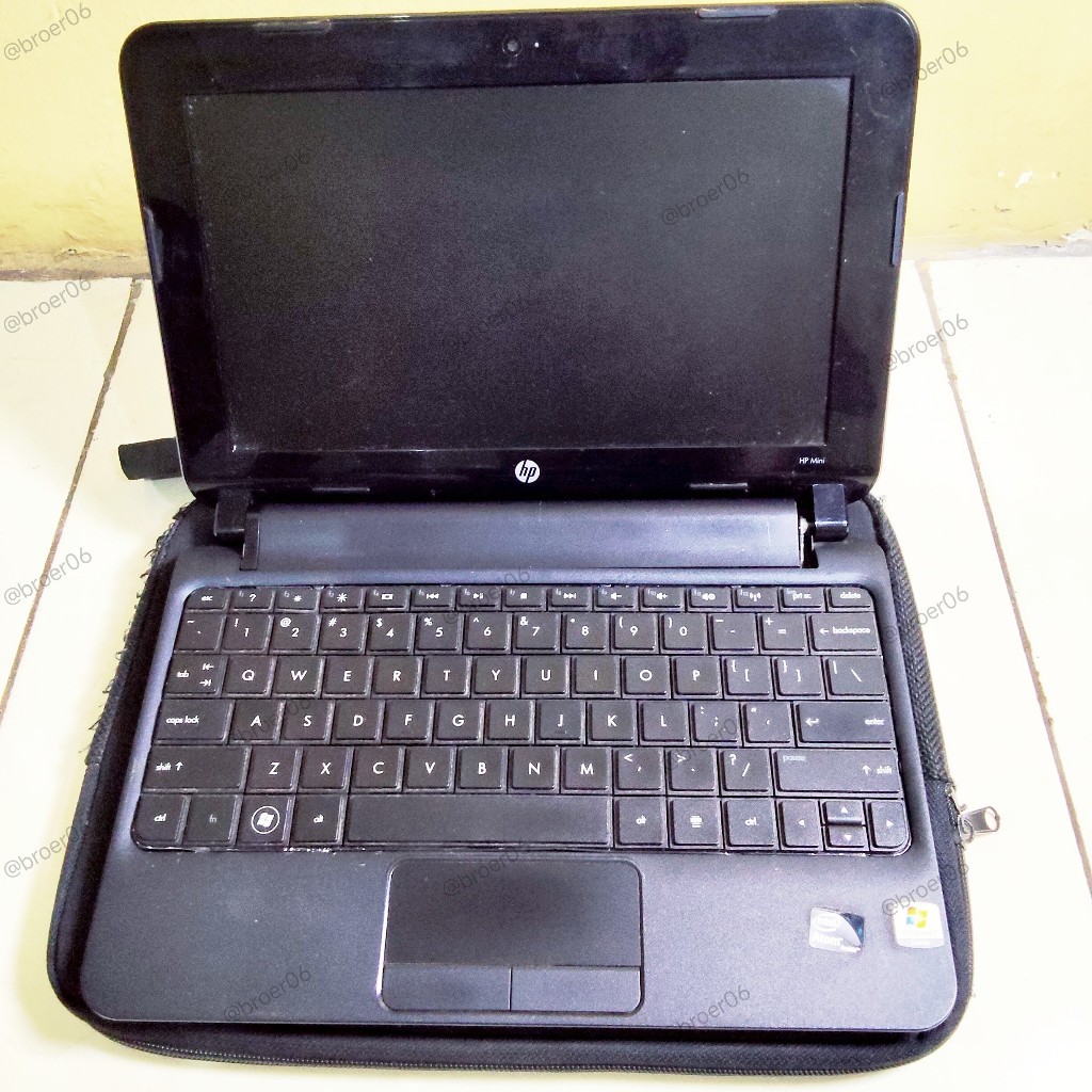Laptop HP Mini 110 3549TU kondisi matot