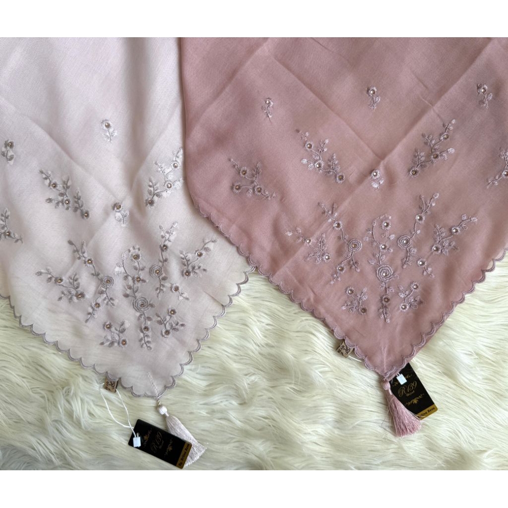 Hijab Segiempat R139 Paris Motif Syakilla