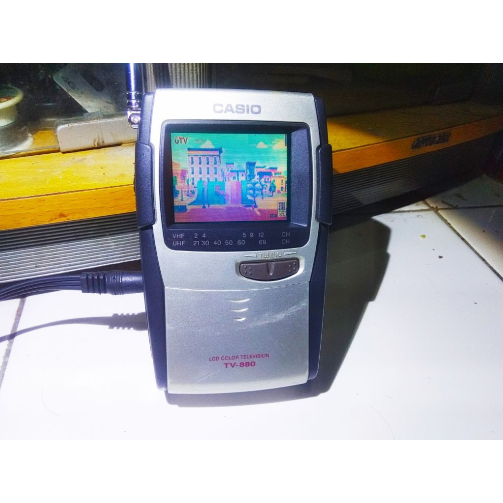 TV mini pocket CASIO TV- 880 ( Analog )