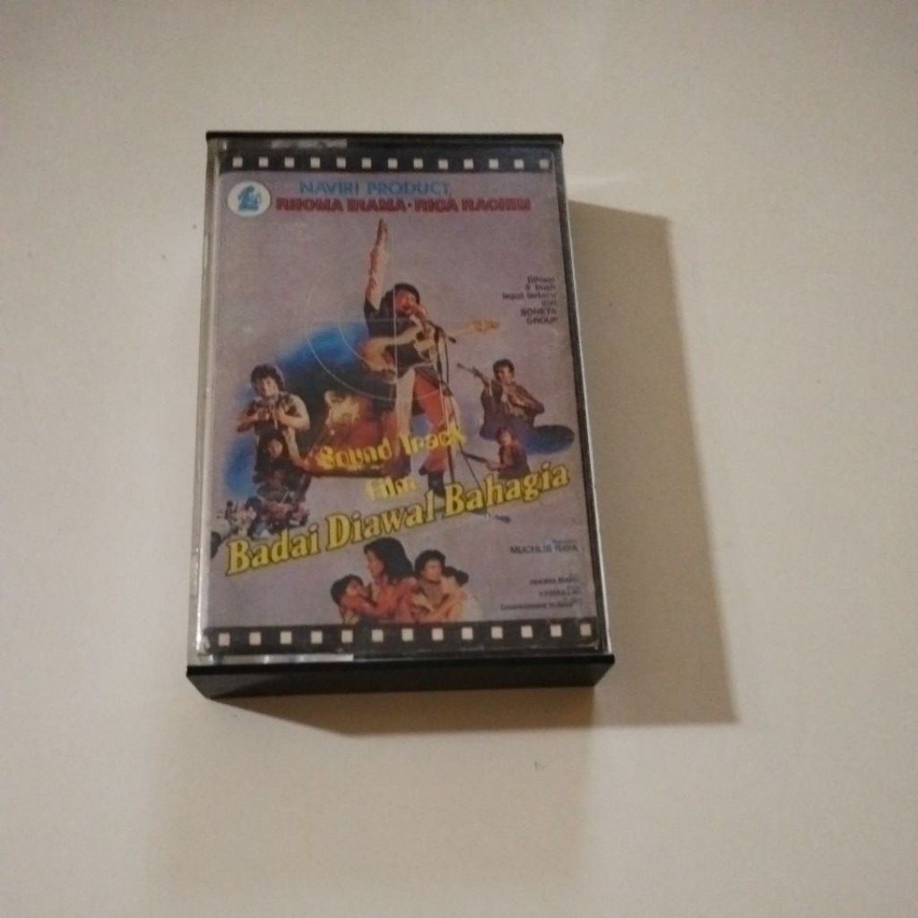 KASET PITA RHOMA IRAMA BADAI DI AWAL BAHAGIA