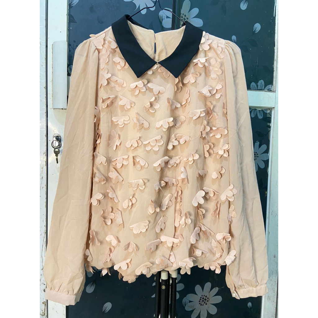 Atasan salem Blouse Warna salem orange Beigi Bunga