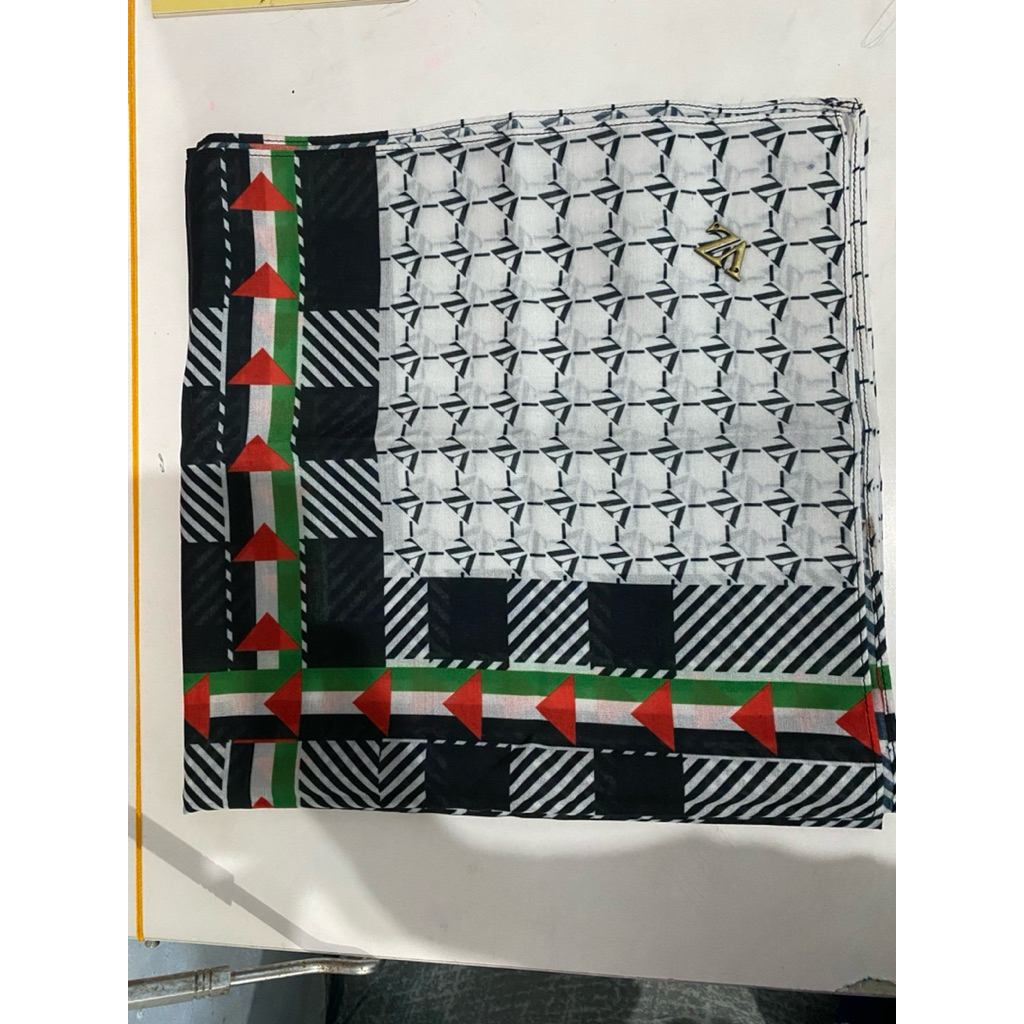 Hurriya Scarf Vivi Zubedi