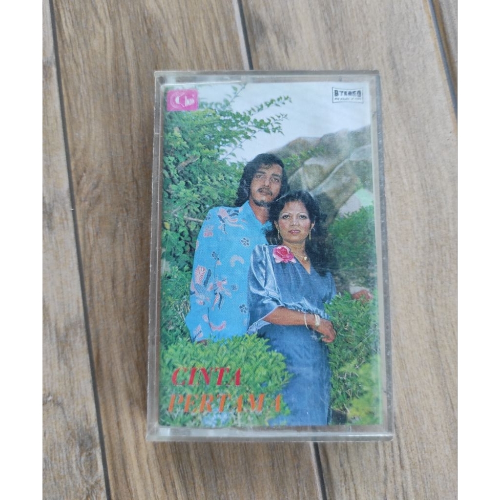 kaset pita -cinta pertama- orkes melayu AWARA pimp s achmadi