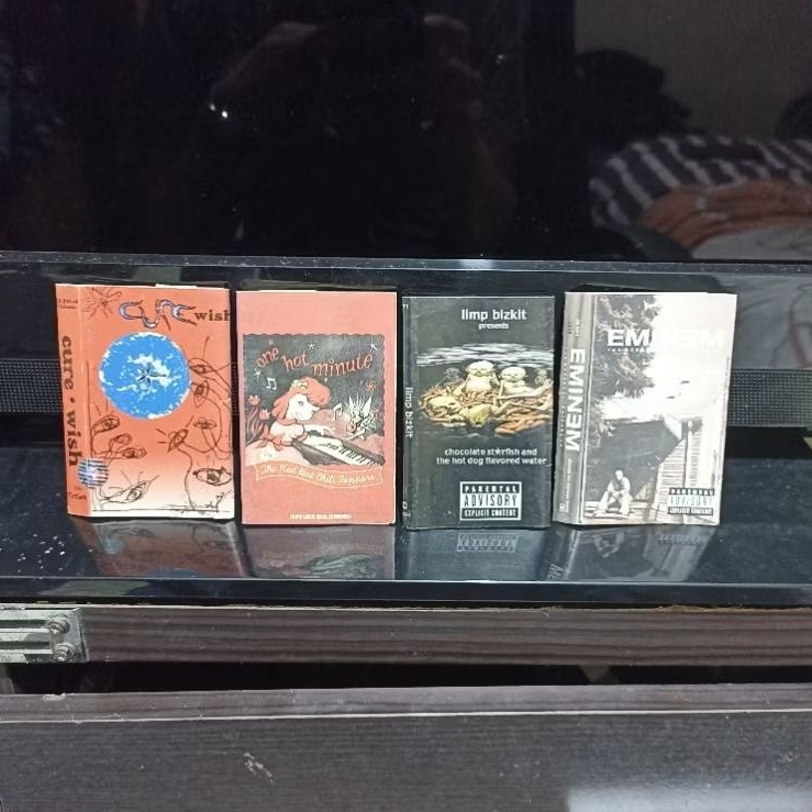 cover sampul kertas kaset pita berbagai judul