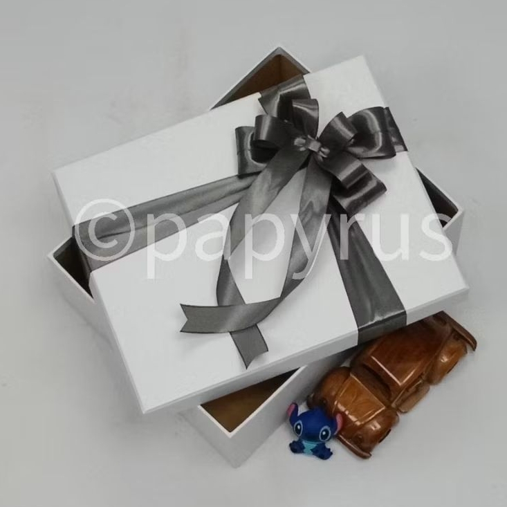 

PAPYRUS 20x25 Tinggi 5cm Kotak Kado Gift Box Hadiah V2
