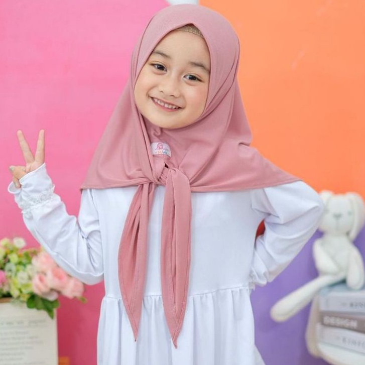 Kerudung Anak Segitiga Instan Adem 3–10 Tahun | Hijab Jersey Balon Lucu, Ringan & Anti Ribet