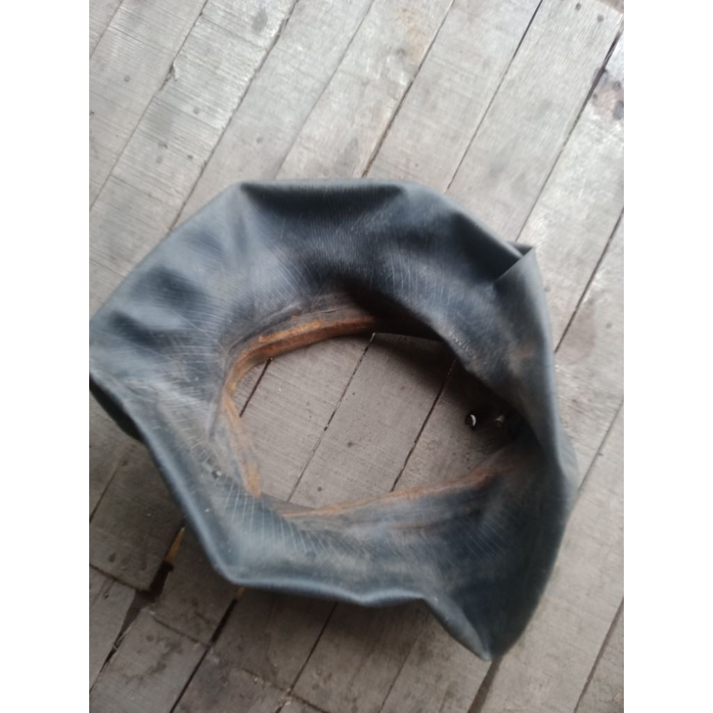 Ban Dalam R10 Suzuki ST20 Truntung