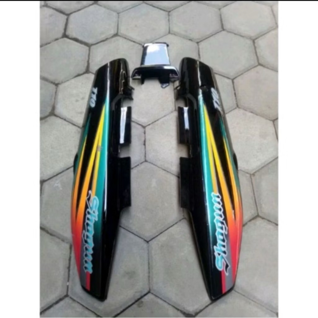 Cover body belakang kanan kiri suzuki tornado shogun lama kebo kotak ready warna hitam set striping 