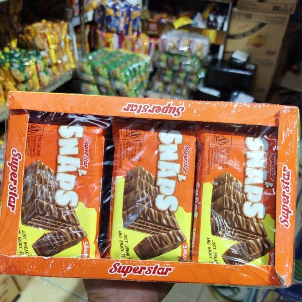 

SUPERSTAR SNAPS ISI 12 PCS