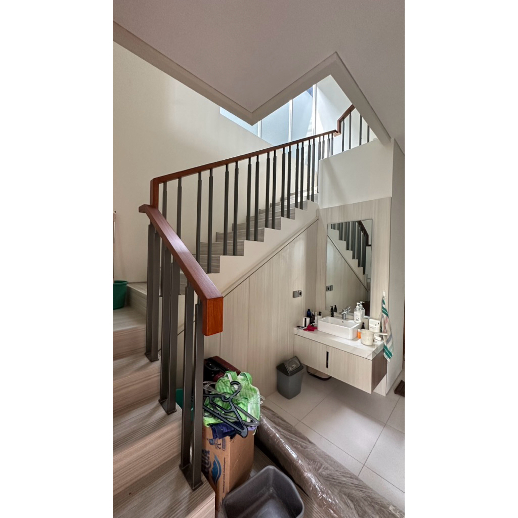 Railing Tangga Besi Hollow Minimalis