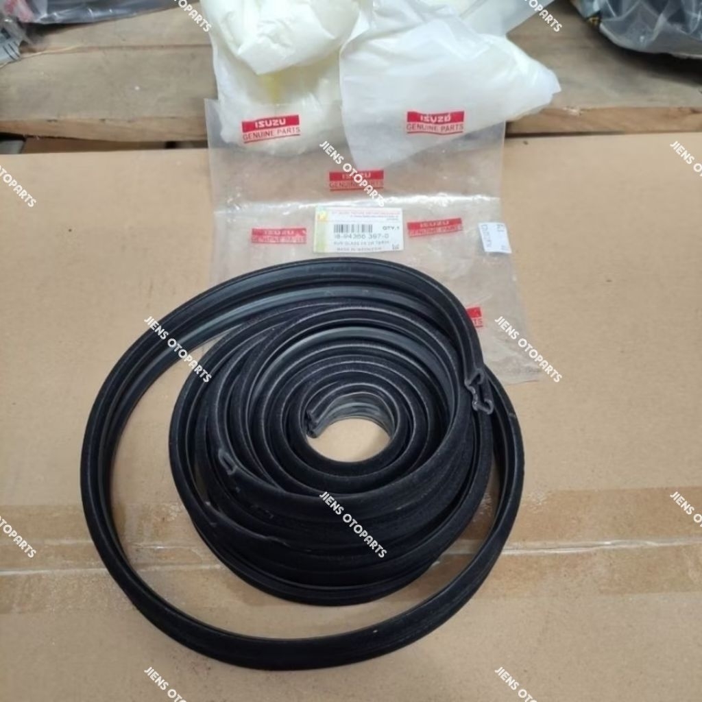 8943663970 - KARET RUN CHANEL/KARET REL KACA PINTU DEPAN PANTHER LAMA/KOTAK ORIGINAL - 8943663970