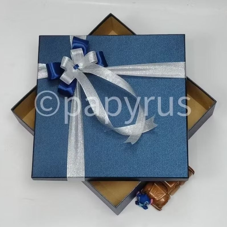 

PAPYRUS 35x35 Tinggi 5cm Kotak Kado Gift Box V2