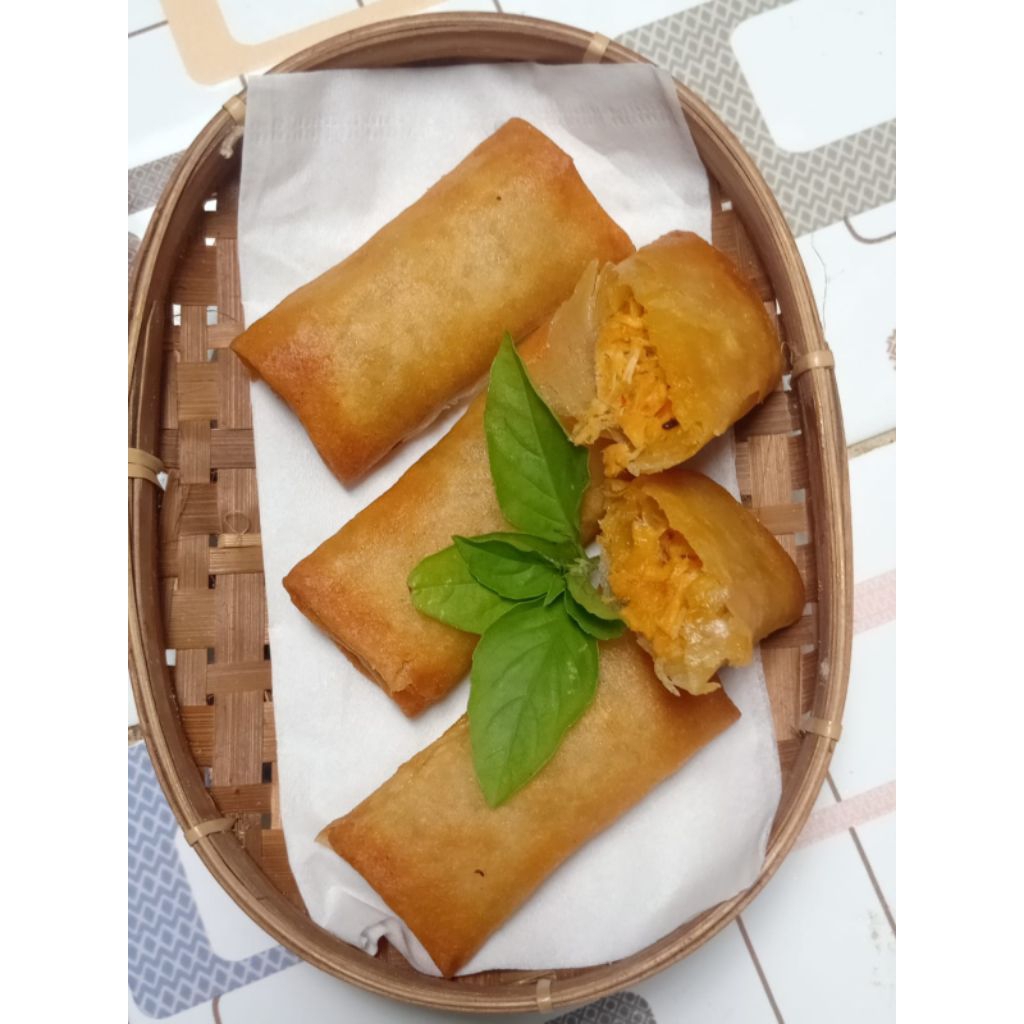 

lumpia ayam frozen isi 8pcs