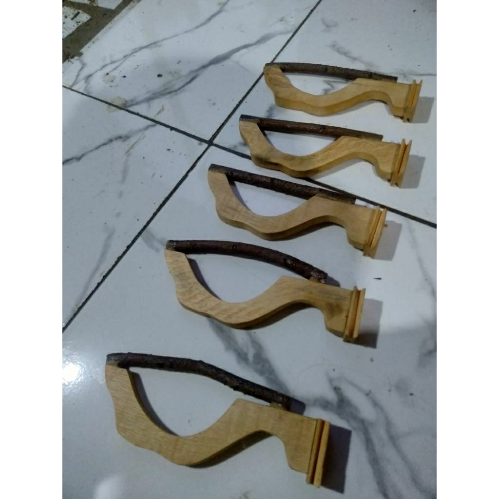 Tangkringan samping kandang Tangkringan burung kecil