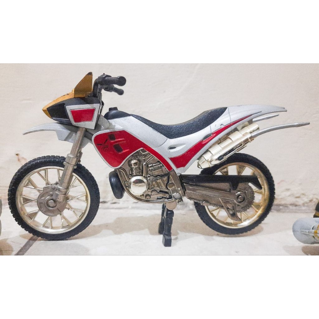 Kamen Rider Kuuga DX Trychaser Gouram Bandai