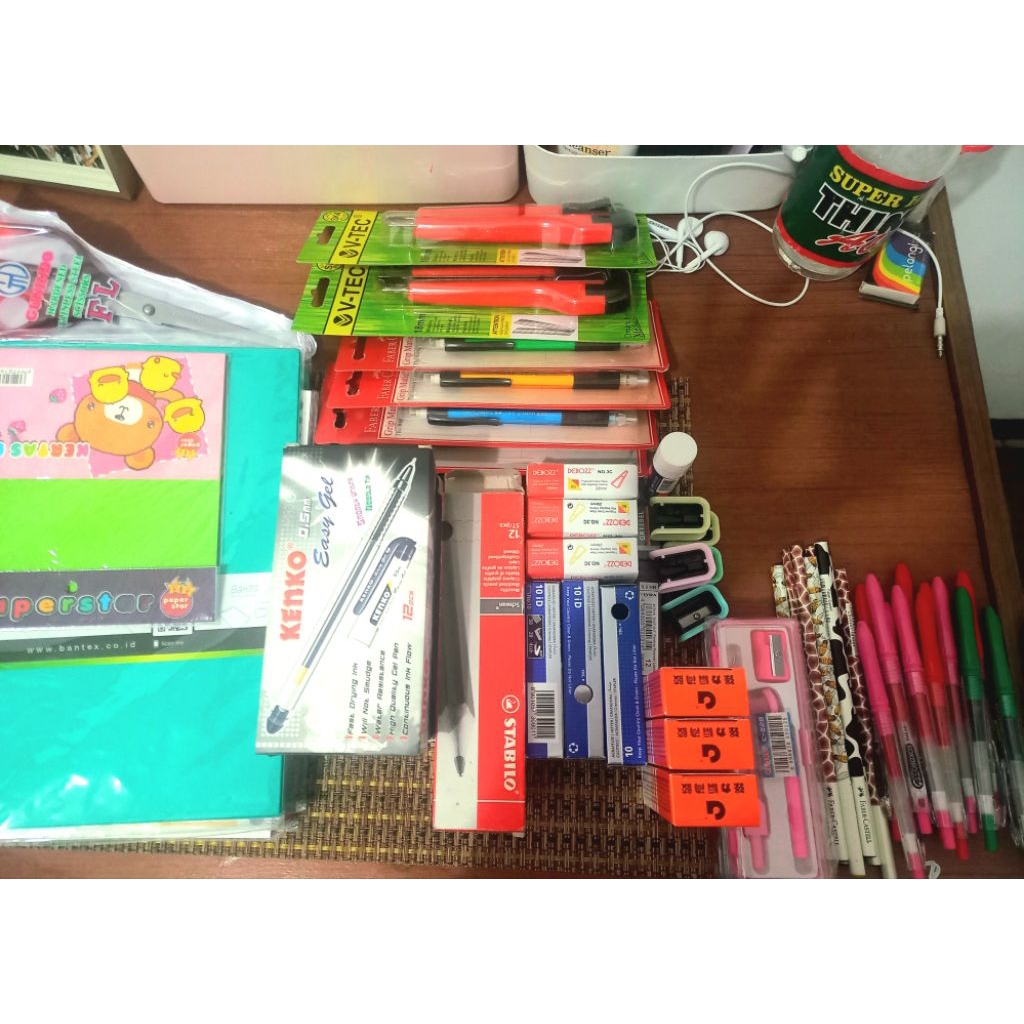

CO alat tulis