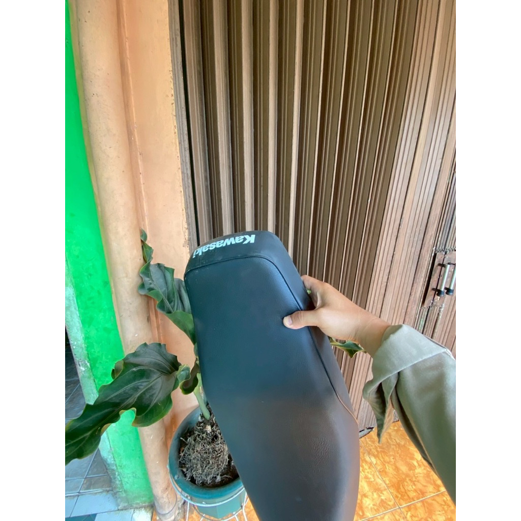 Jok motor Kawasaki kaze R