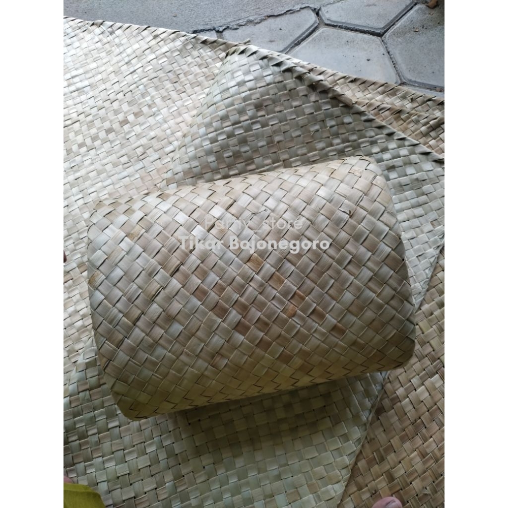 Anyaman//TIKAR pandan//TIKAR Jenazah//KLOSO ukuran 120x200 MB