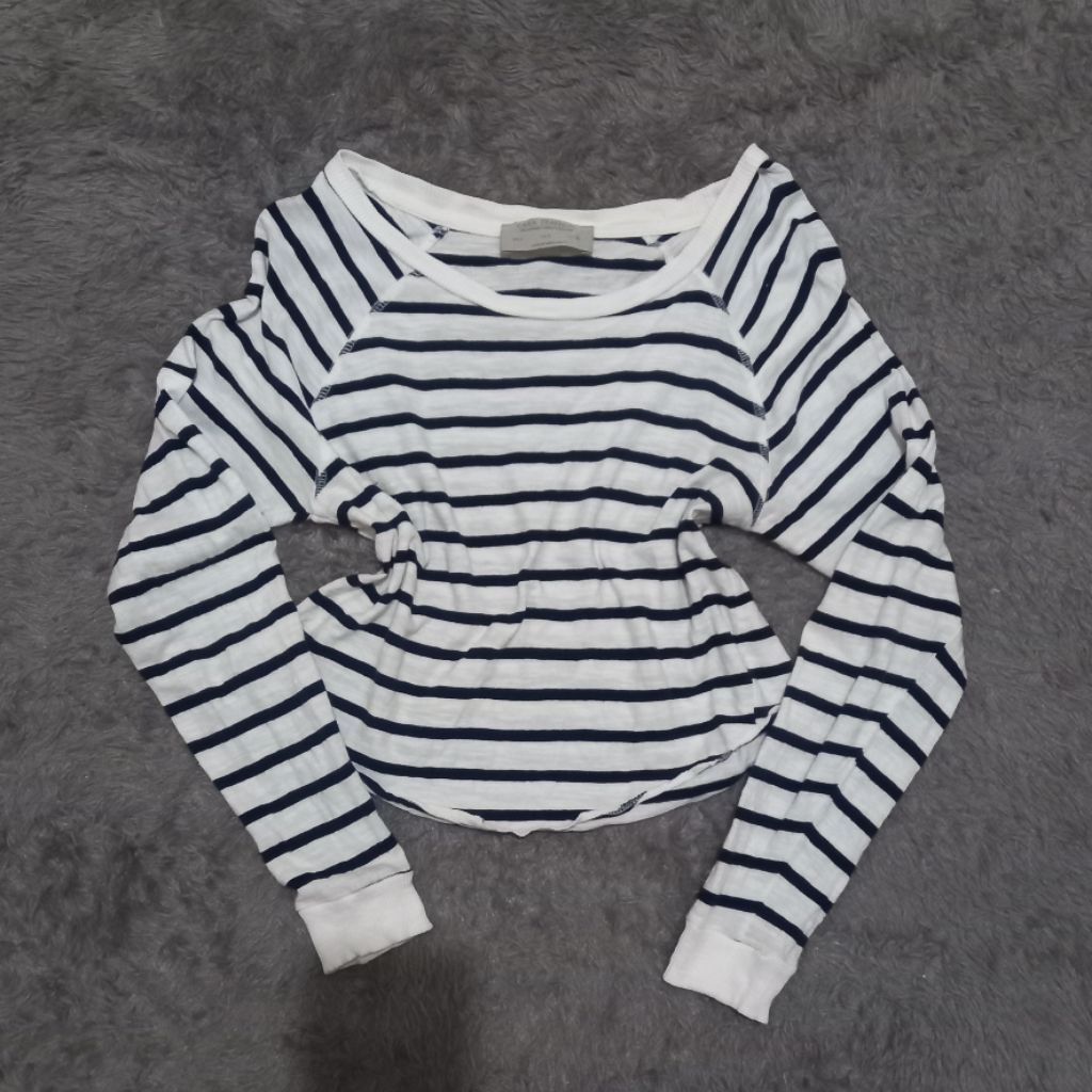 preloved - atasan wanita kaos crop top stripe garis | zara trafaluc | size s | atasan olahraga