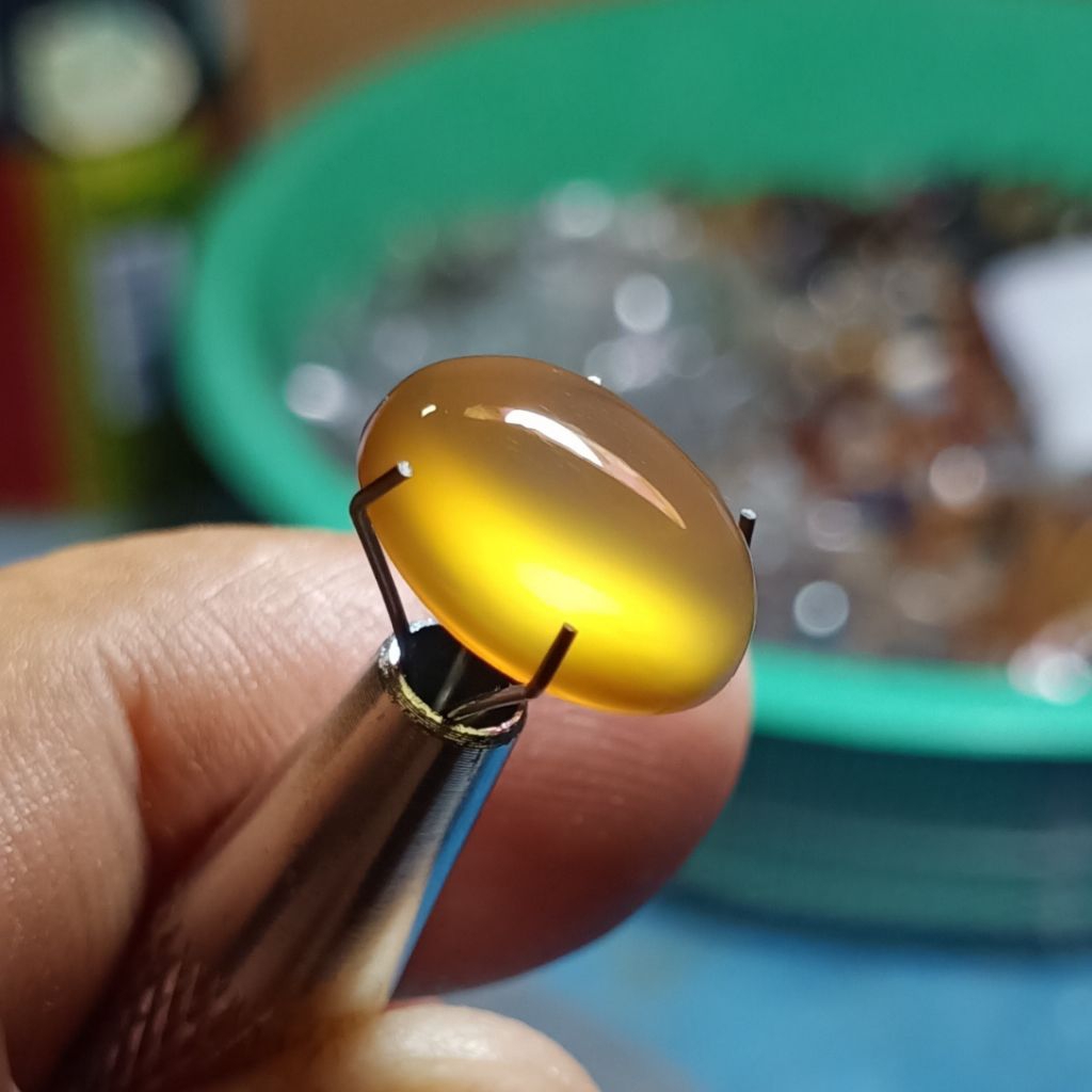 Batu Obi Nucleus kristal giwang.Bukan Batu Bacan Doko