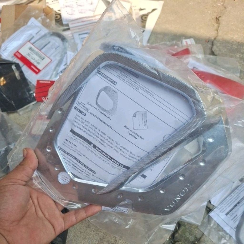 Garnish Radiator Vario 125 Old Bohlam