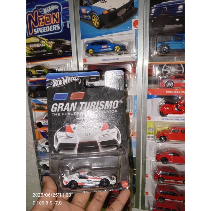 hot wheels Toyota gr Supra putih