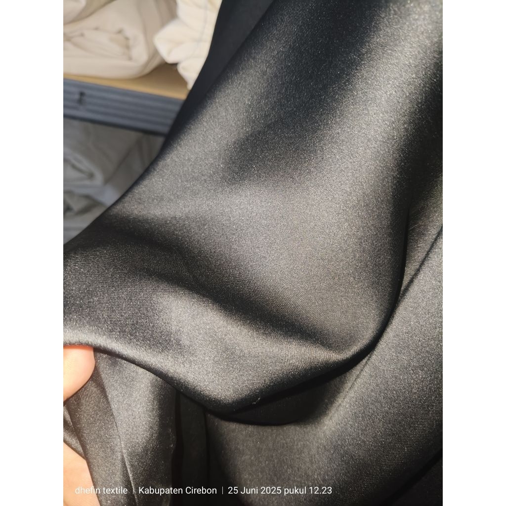 kain kiloan satin velvet khusus hitam.