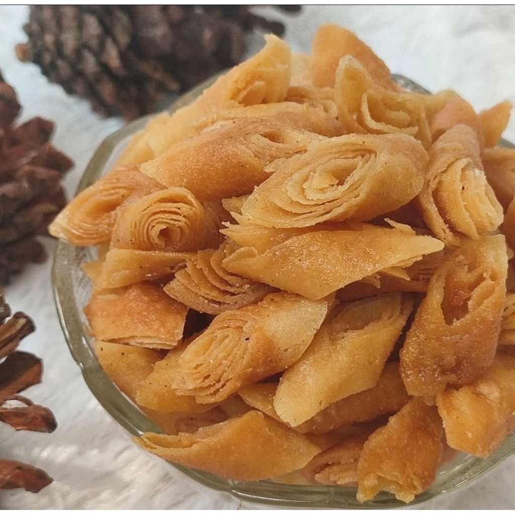 

Keripik Lumpia Gulung Rasa Original, Balado, Coklat 500gr