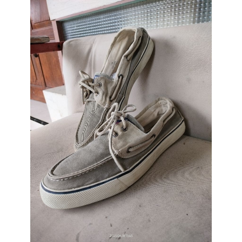 sepatu Sperry top sider