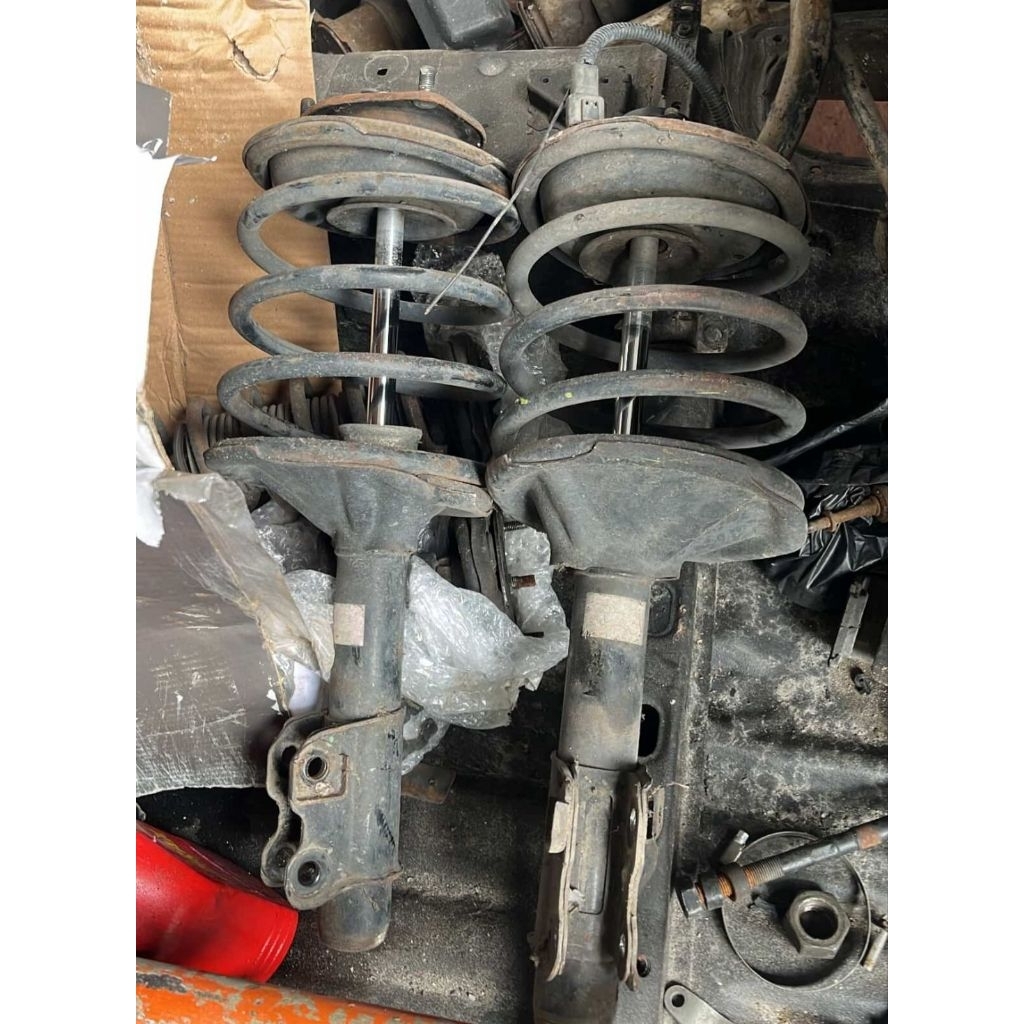 Shockbreaker set Depan Nissan Cefiro A31