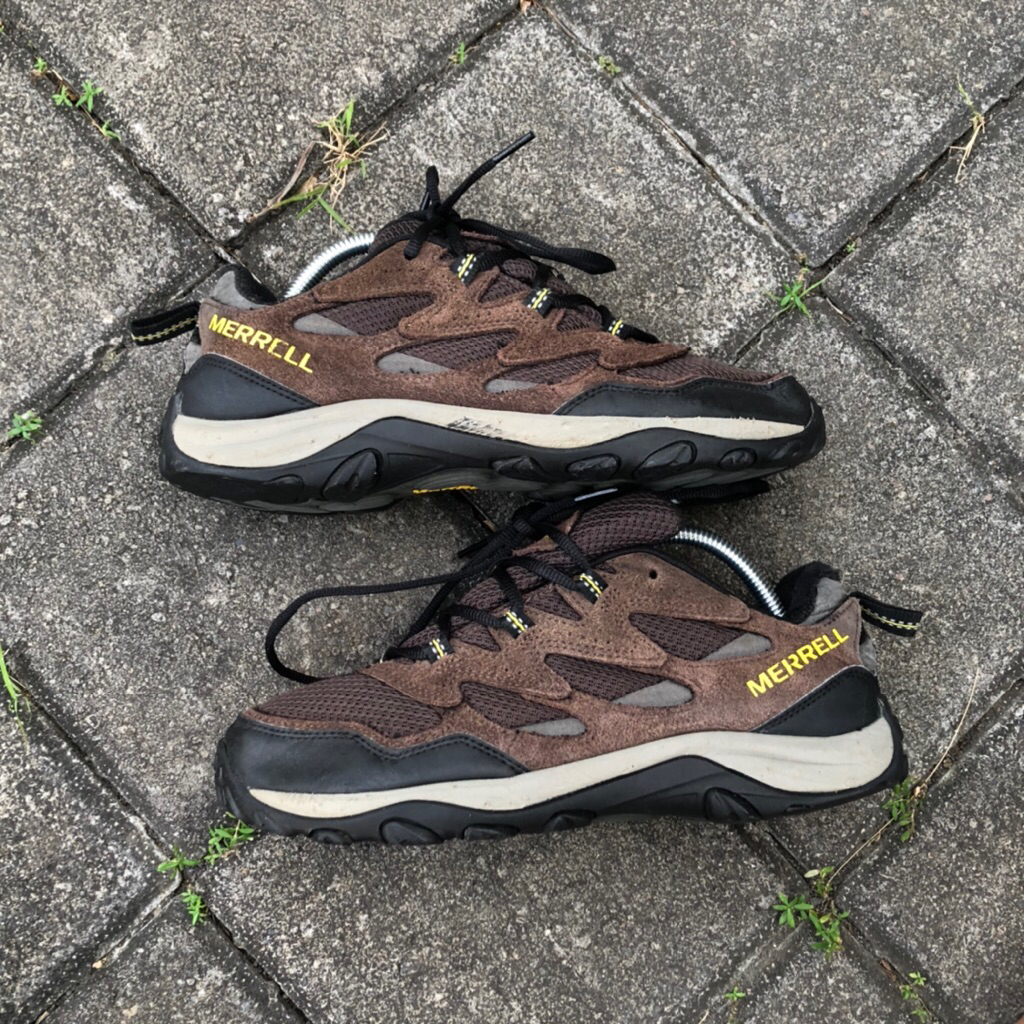 sepatu outdoor merrell 41,5 second bekas
