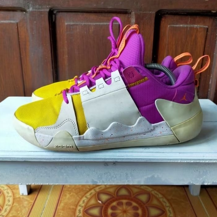 Sepatu basket air jordan size 42