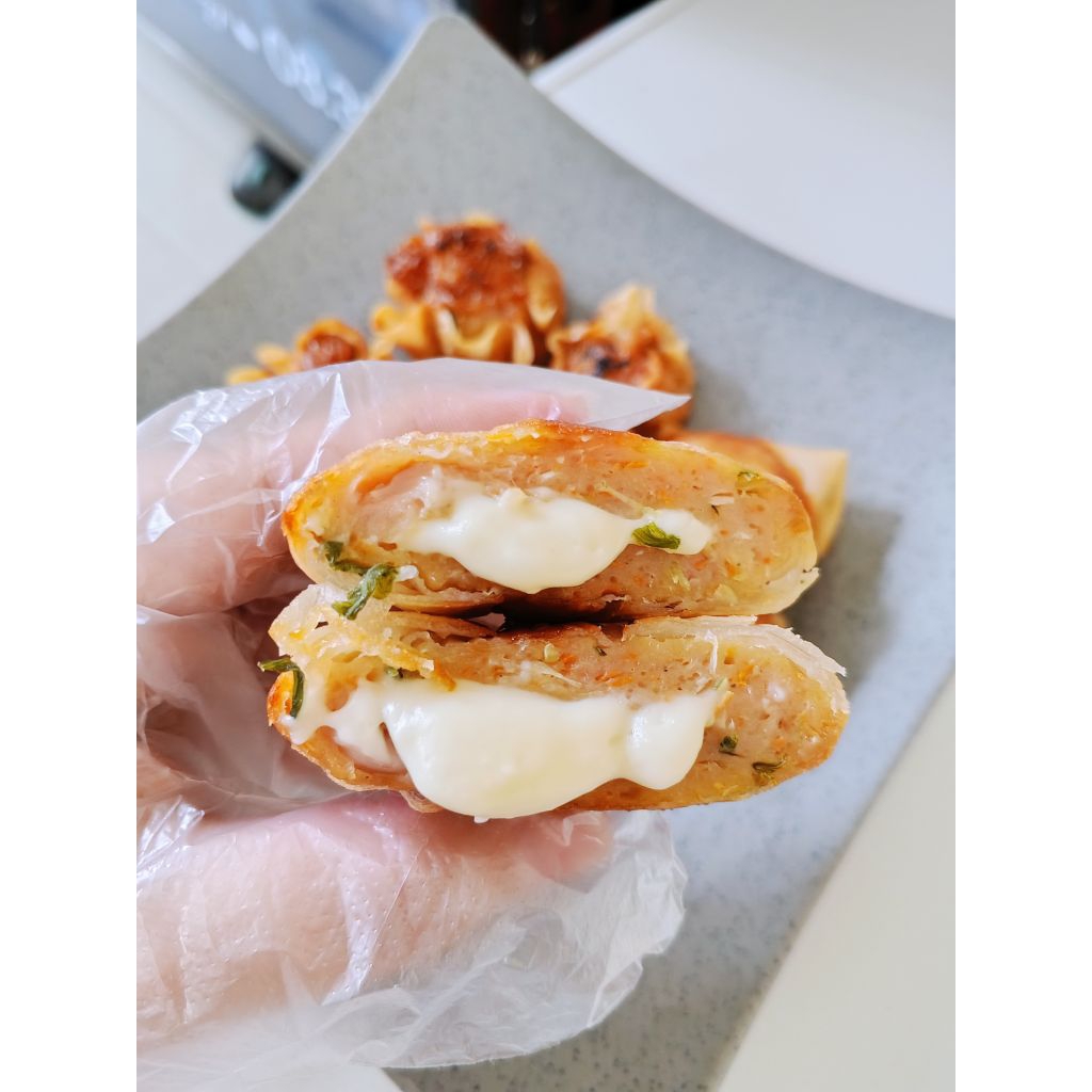 

Lumpia dimsum keju lumerrr goreng Isi 5pcs (Frozen)