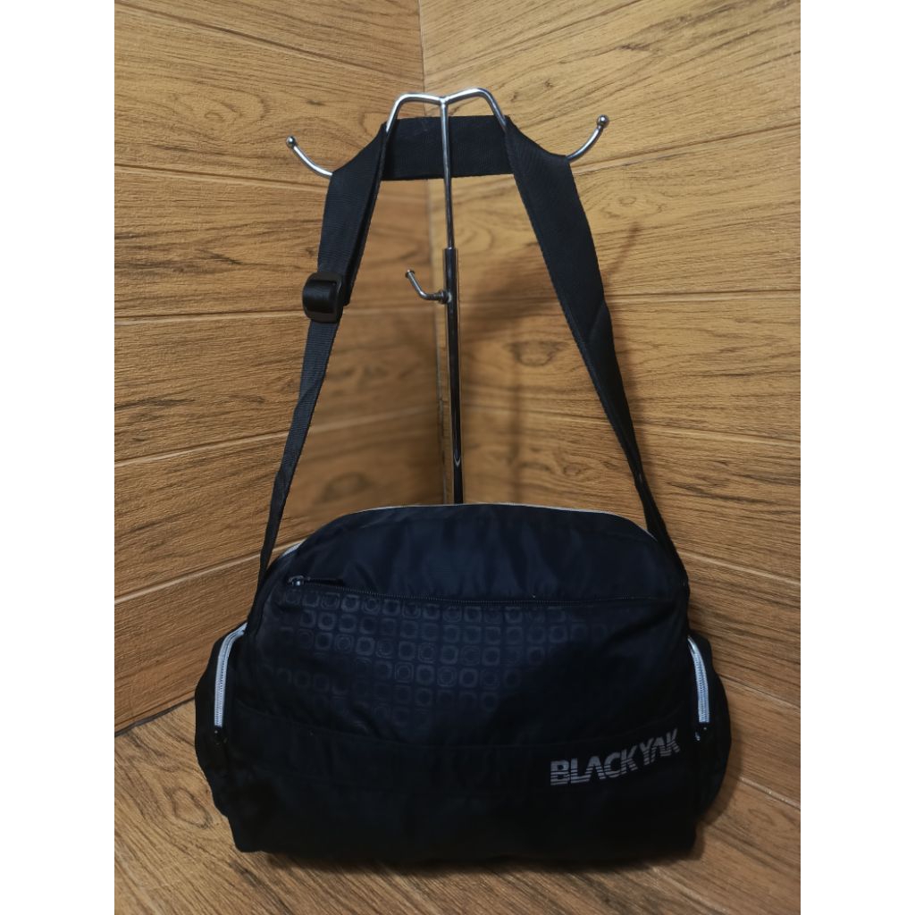 Tas slempang Black yak second original