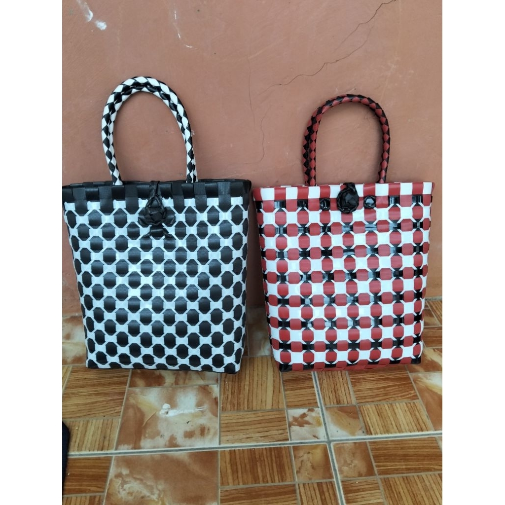 

TAS MONOKROM CANTIK 25X25cm