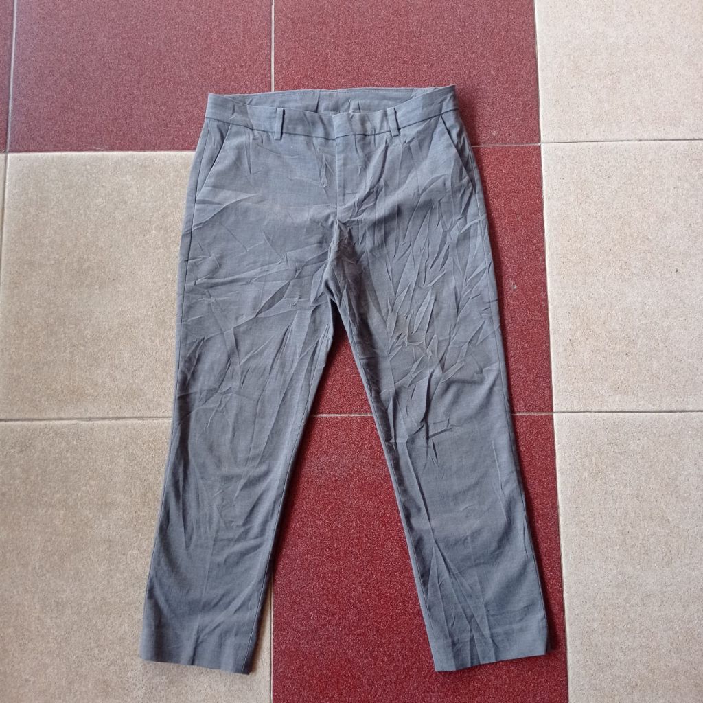 celana kantor uniqlo grey cewek