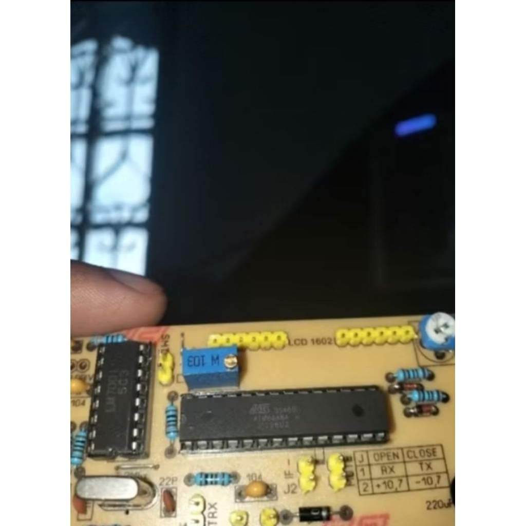 ic atmega8A untuk universal PLL LM7001 50-200mhz