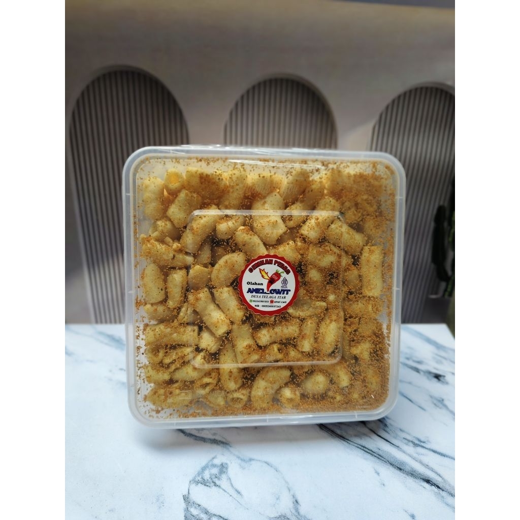 

cemilan makaroni pedas versi terbaru pakai box ukuran 2000ml