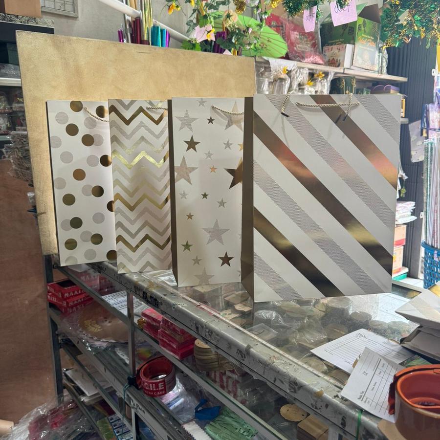 

Paper Bag Tas Jinjing 1 Pcs Motif Random Acak Goodie Bag Fancy L 30 X 41,5 x 12 Cm Paperbag Multifungsi