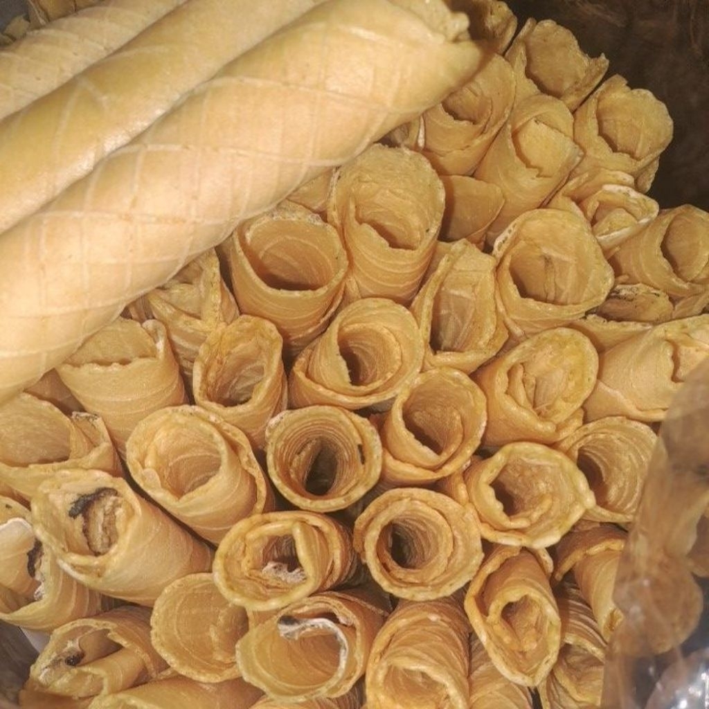 

semprong roll atau segitiga manis jahe kriuk renyah