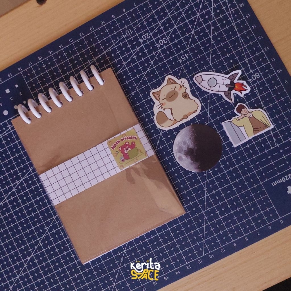 

SketchNote polos Aesthetic BY KERITA SPACE ukuran A5 A6 B7 70 GSM 50 Lembar 100 Halaman + FREE STICKERS