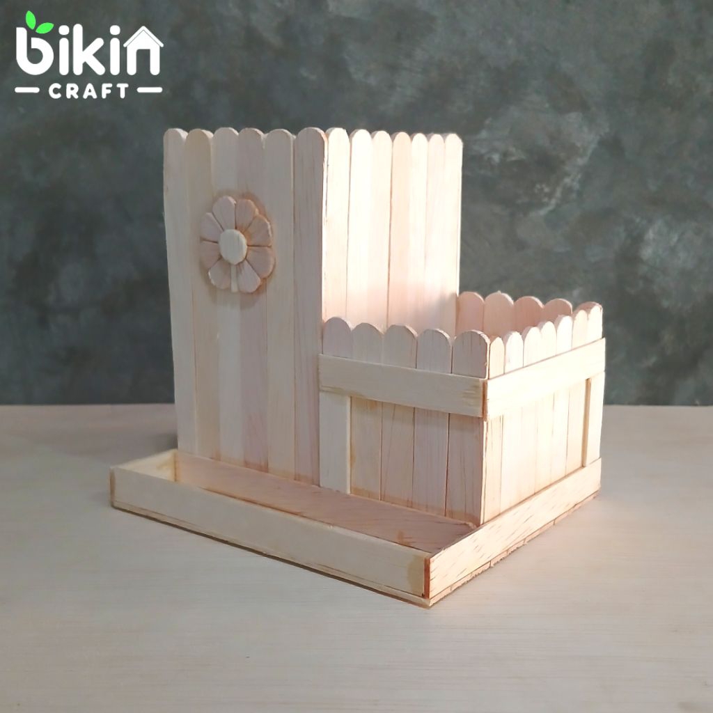 

Kerajinan Tangan: Tempat Pensil dari Stik Es Krim